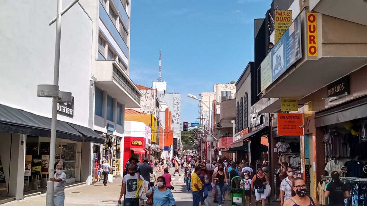 Liquidações de janeiro: Comércio de Jundiaí mantém descontos de até 70% para queimar estoque de verão