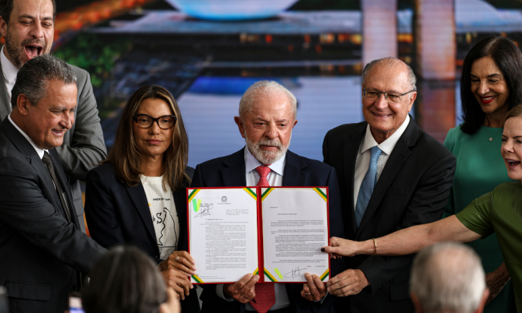 Lula veta integralmente o ‘PL da Dosimetria’ que reduziria penas de condenados pelo 8 de Janeiro