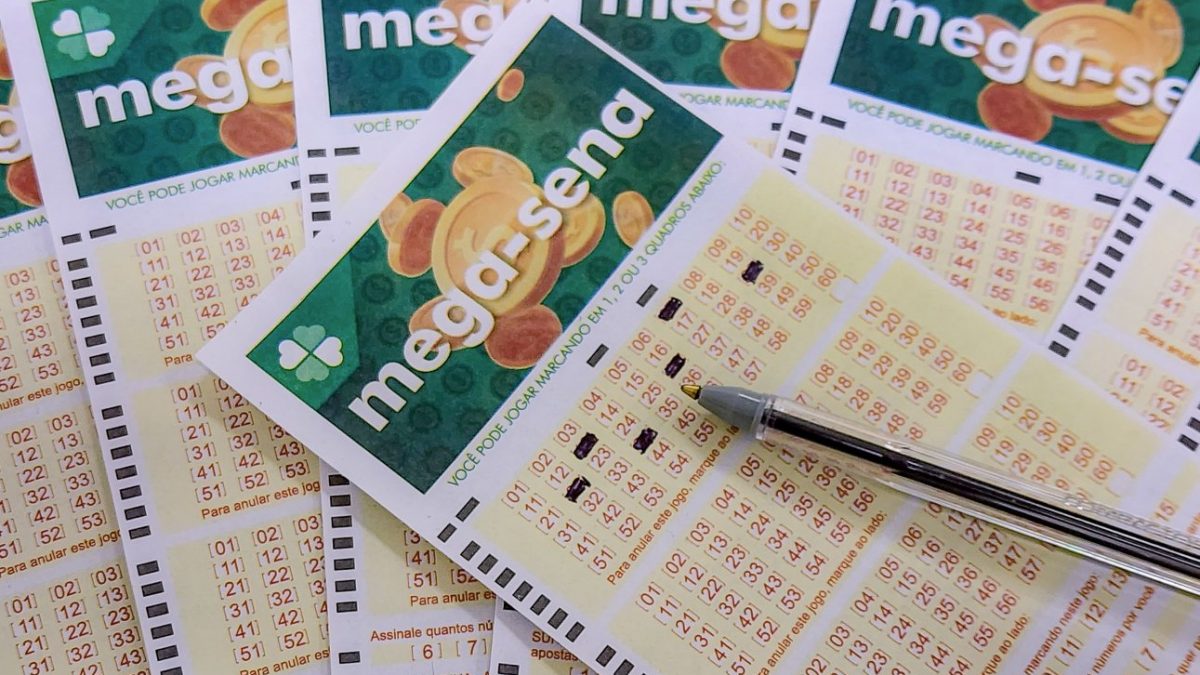 Atraso no sorteio da Mega-Sena gera expectativa e reclamações entre apostadores