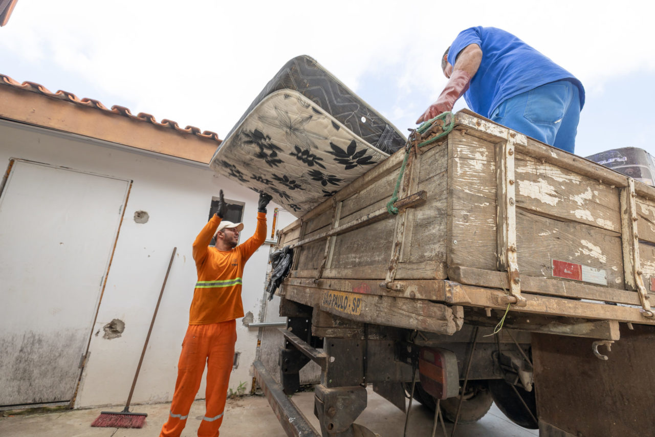 Prefeitura de Jundiaí realiza desocupação de imóvel público no Morada das Vinhas