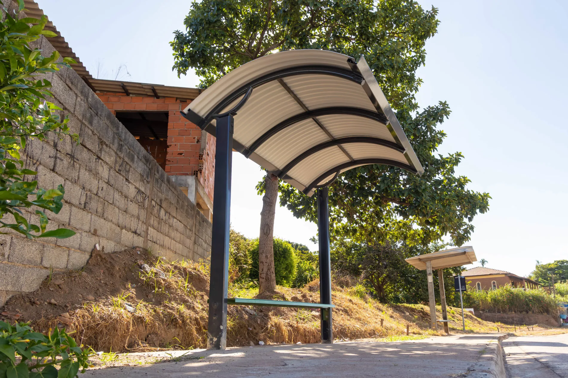 Prefeitura realiza melhorias viárias e de acessibilidade no Bairro do Poste