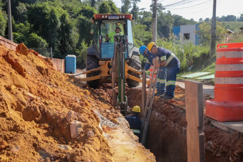 Obras da DAE ampliam acesso à água e esgoto para 180 famílias na Roseira