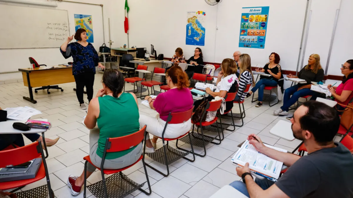 Inscrições para cursos gratuitos no Centro de Línguas terminam neste domingo