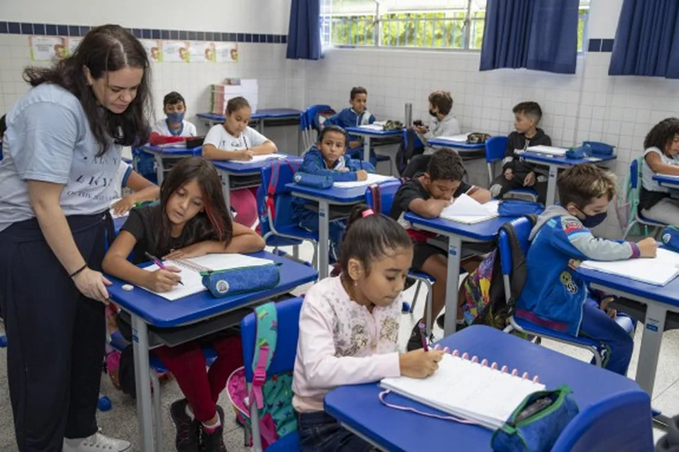 Governo de SP abre cadastro para docentes e estudantes universitários darem aula em Jundiaí